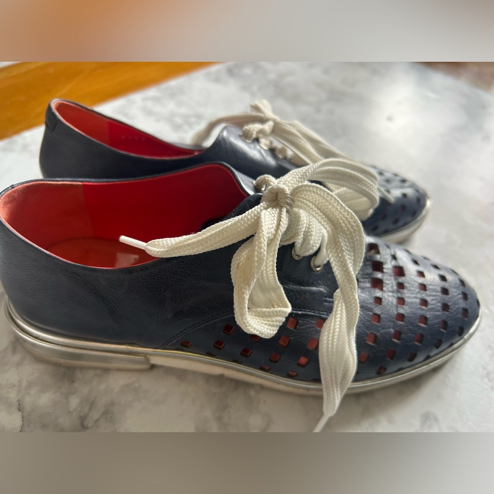 Pas de Rouge Navy Perforated Lace-Up Flats with Red Interior/ size 35.5